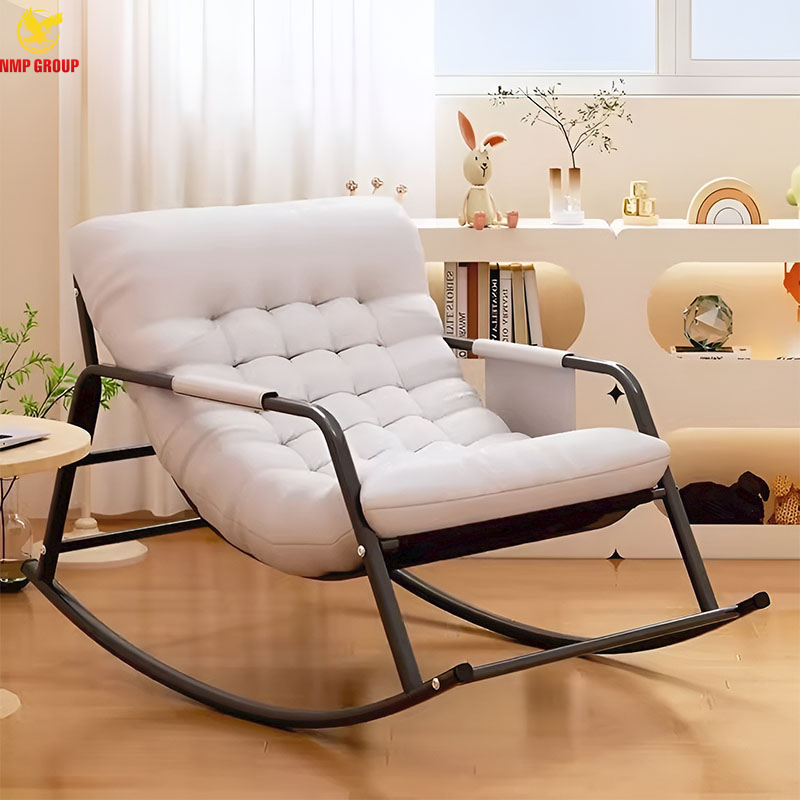 Ghế bập bênh thư giãn ban công sân vườn